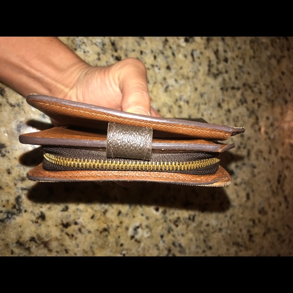 CERTIFIED AUTHENTIC LV Compact Wallet - Picture 8 of 8